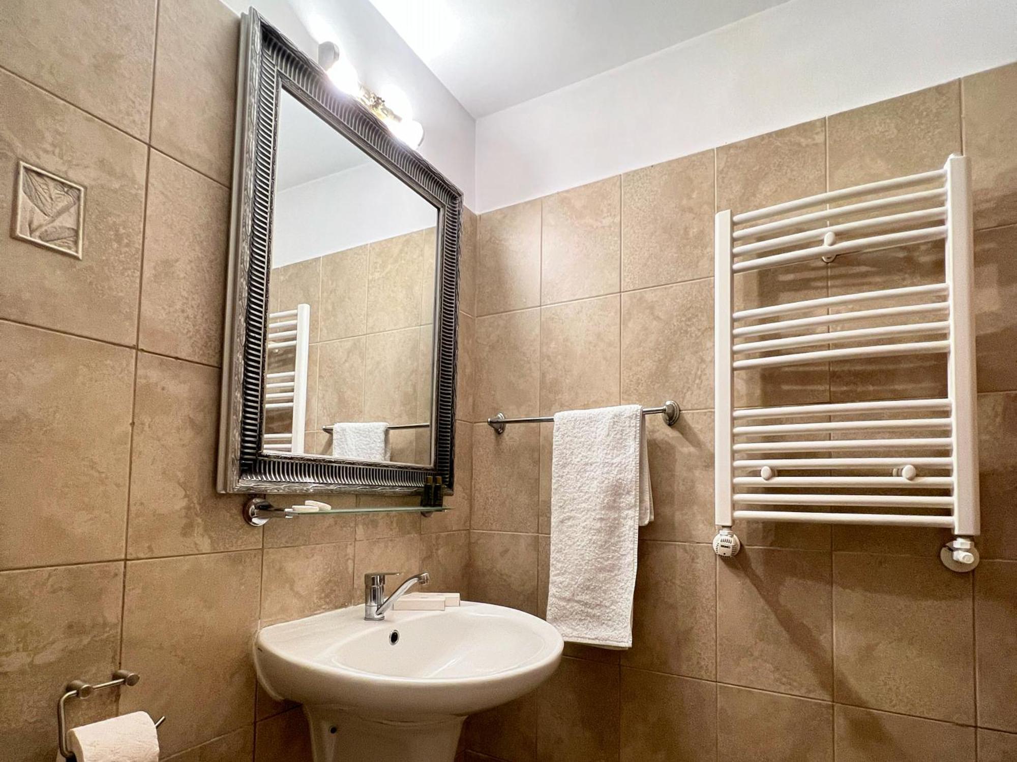 Classic Triple Room,1424297787:JPEG